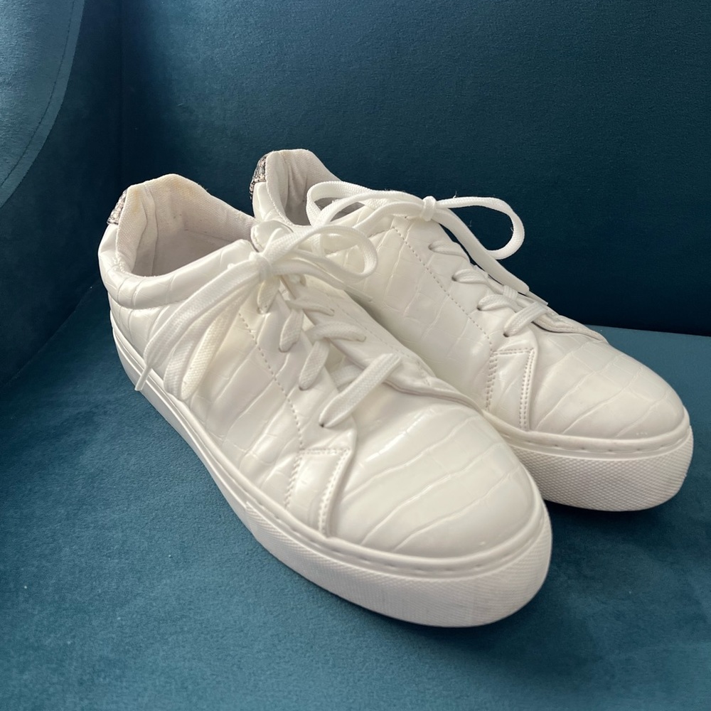 Qupid white sneakers